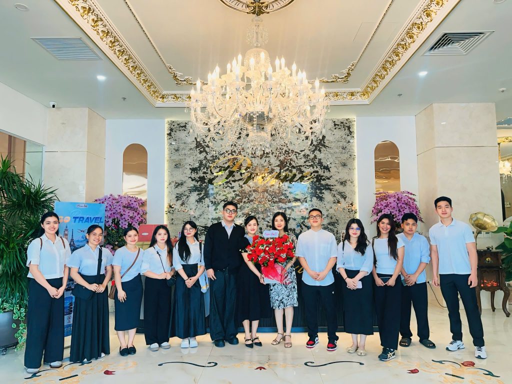 Sinh viên quản lý nghành du lịch quốc tế