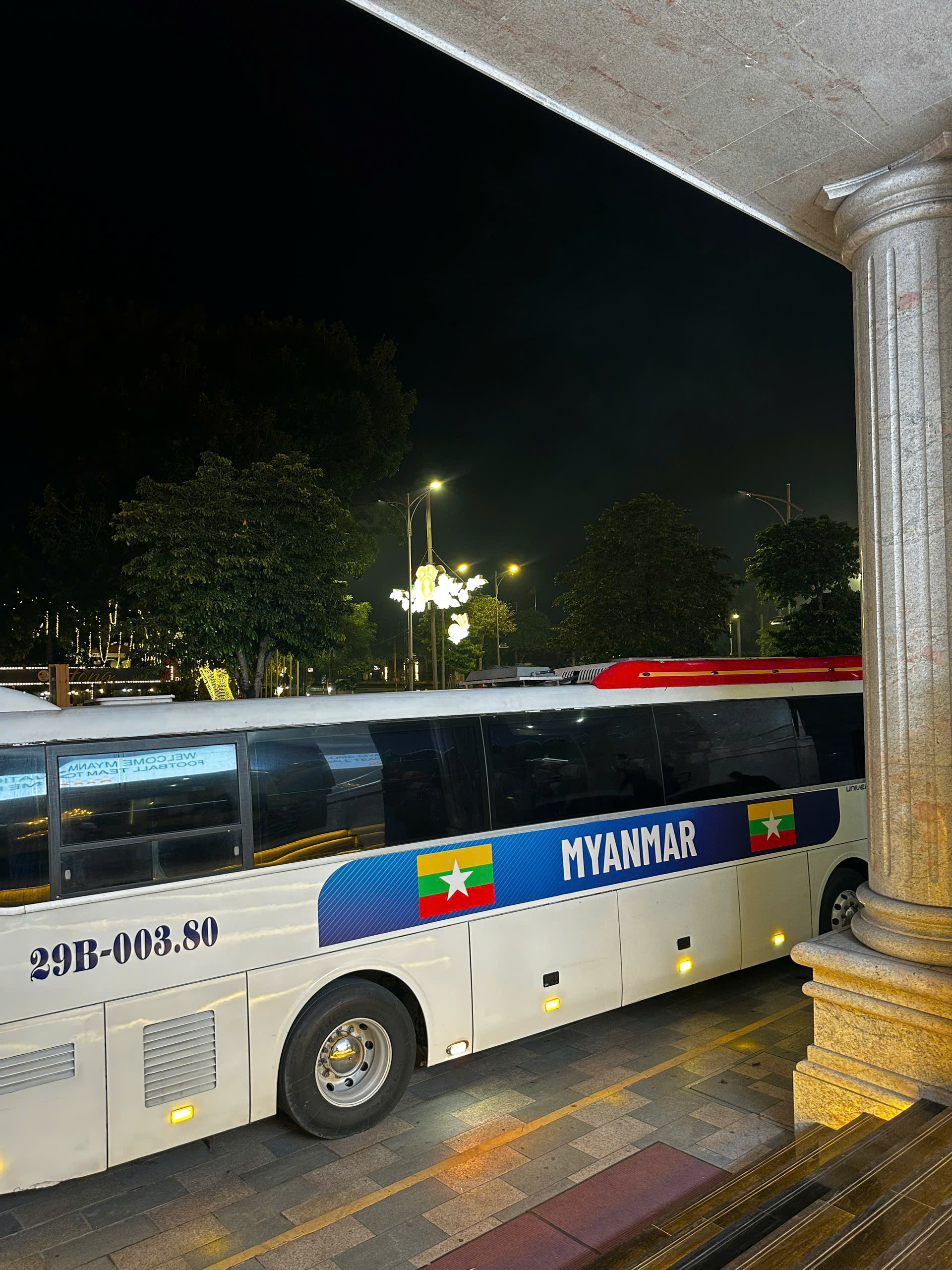 Đội tuyển Quốc gia Myanmar đến Prime Hotel Thái Nguyên