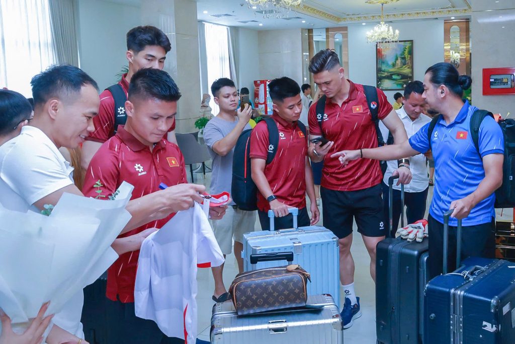 Đội tuyển Quốc gia Việt Nam đến Prime Hotel Thái Nguyên