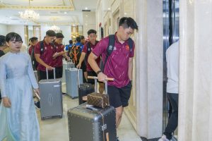 Cầu thủ đội tuyển Việt Nam nhận phòng tại Prime Hotel